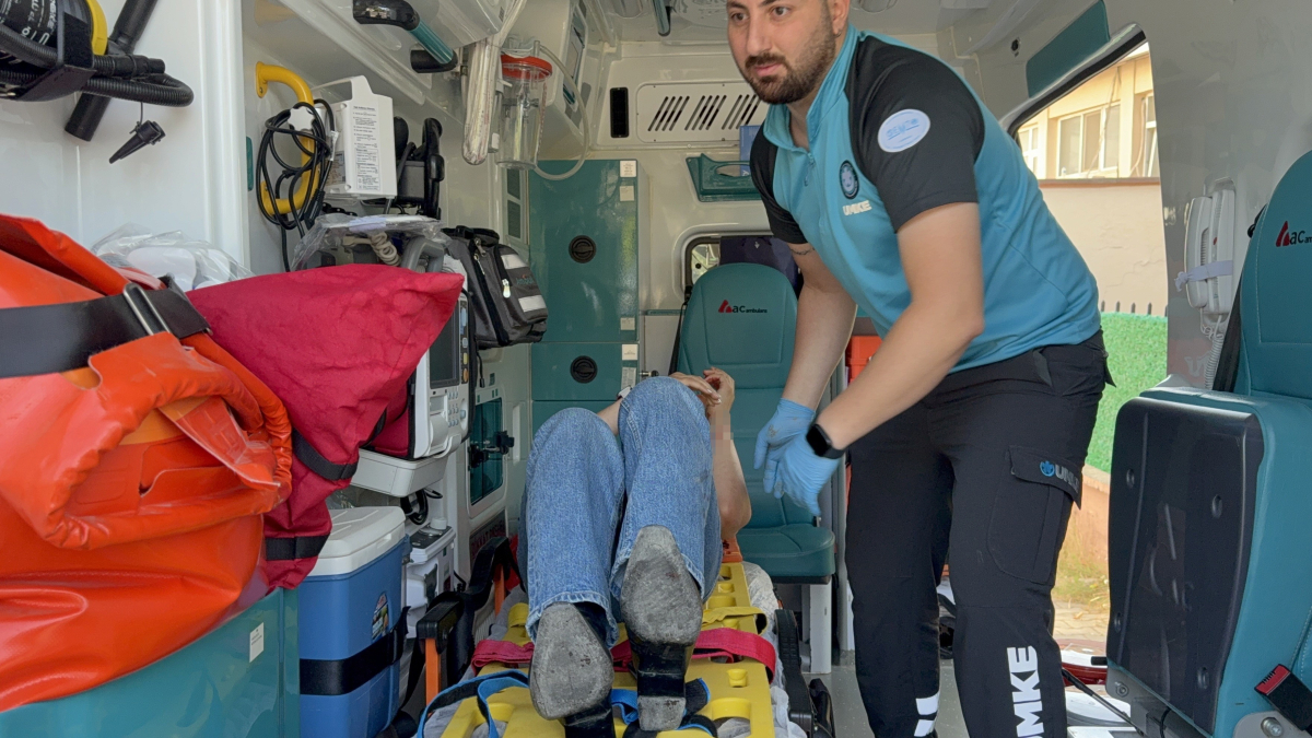 Samsun'da motosiklet yayaya çarptı: 2 yaralı