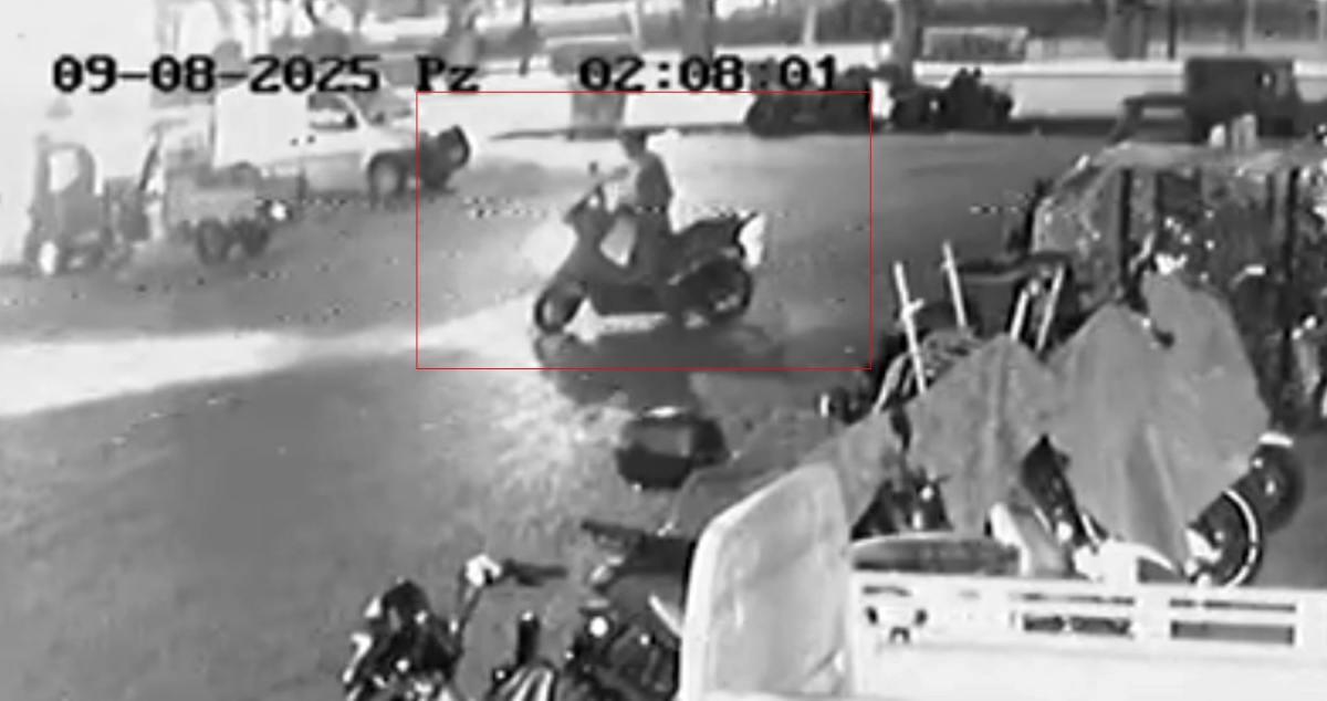 Aynı yerden iki motosiklet çalan şahsın hırsızlık anı güvenlik kamerasında