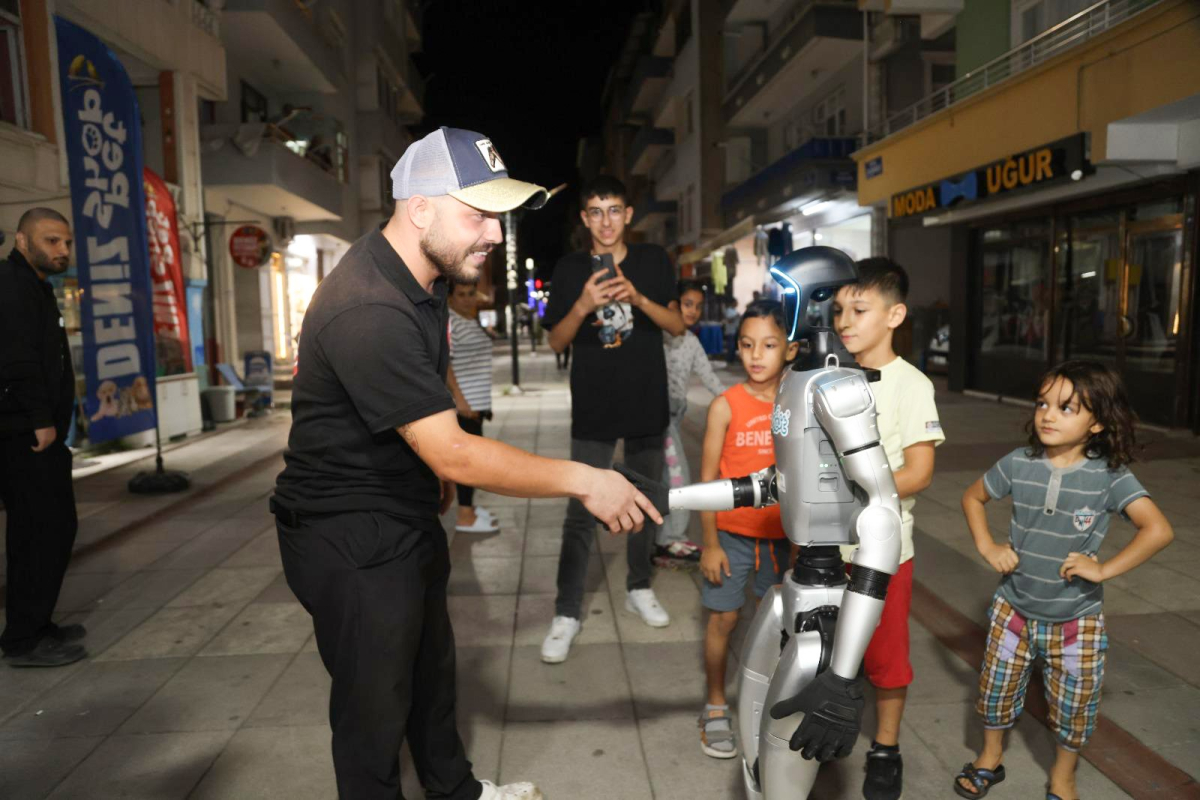 Festivale robotlu davet