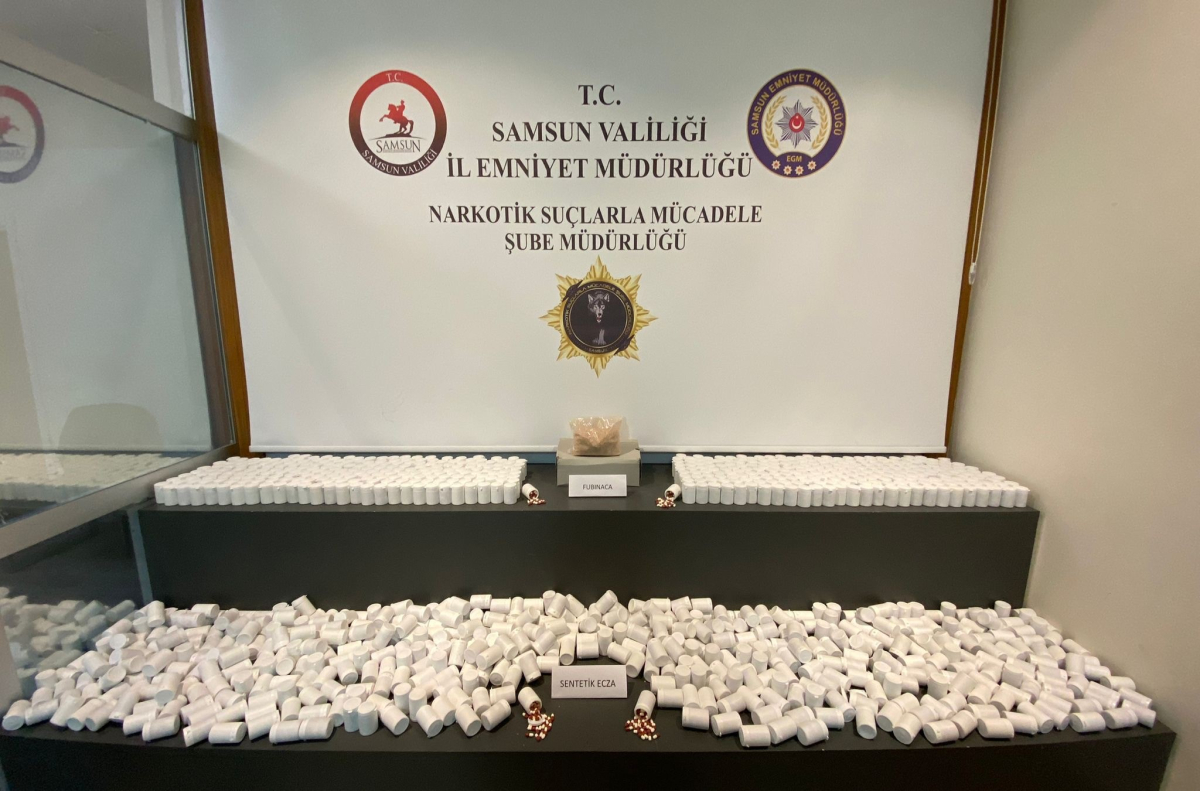 Bulaşık makinesine gizlenen 53 bin adet uyuşturcu hapı narkotik köpeği buldu