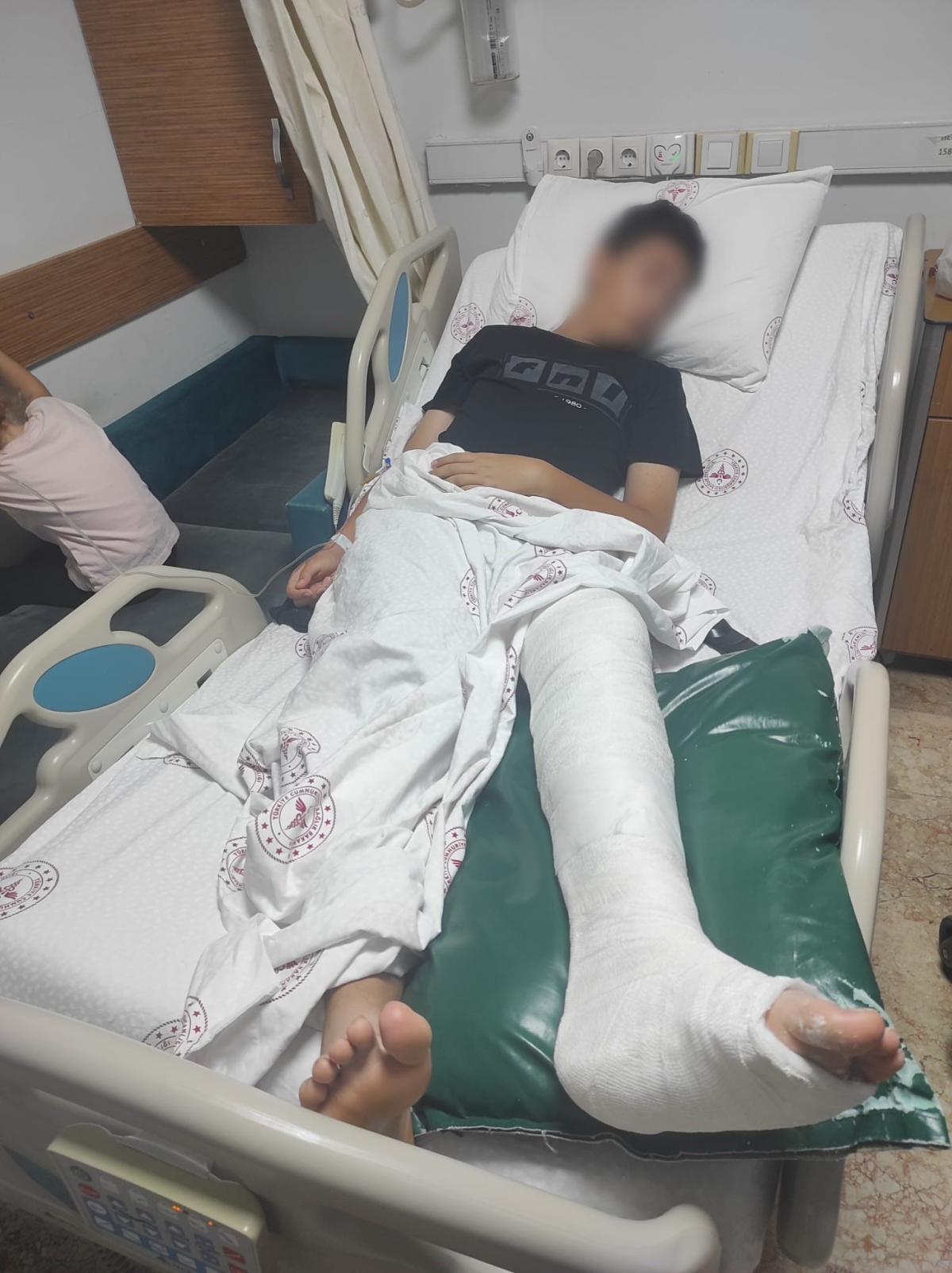 Özel okulda 'akran şiddeti' iddiası: Öğrencinin ayağı kırıldı