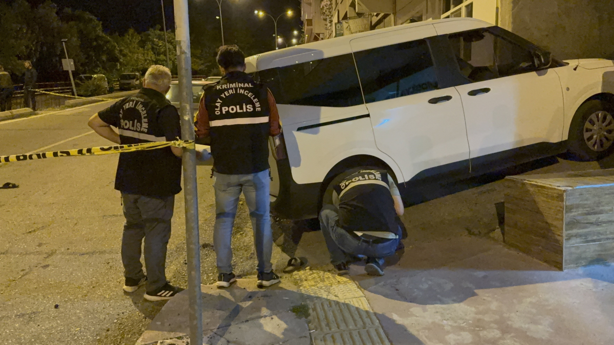 Samsun'da geceleyin sokak ortasında silahlı saldırı: 3 yaralı