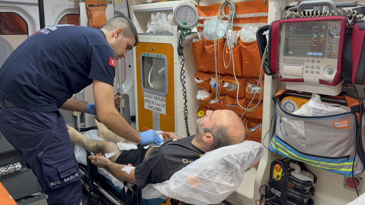 Samsun'da geceleyin sokak ortasında silahlı saldırı: 3 yaralı