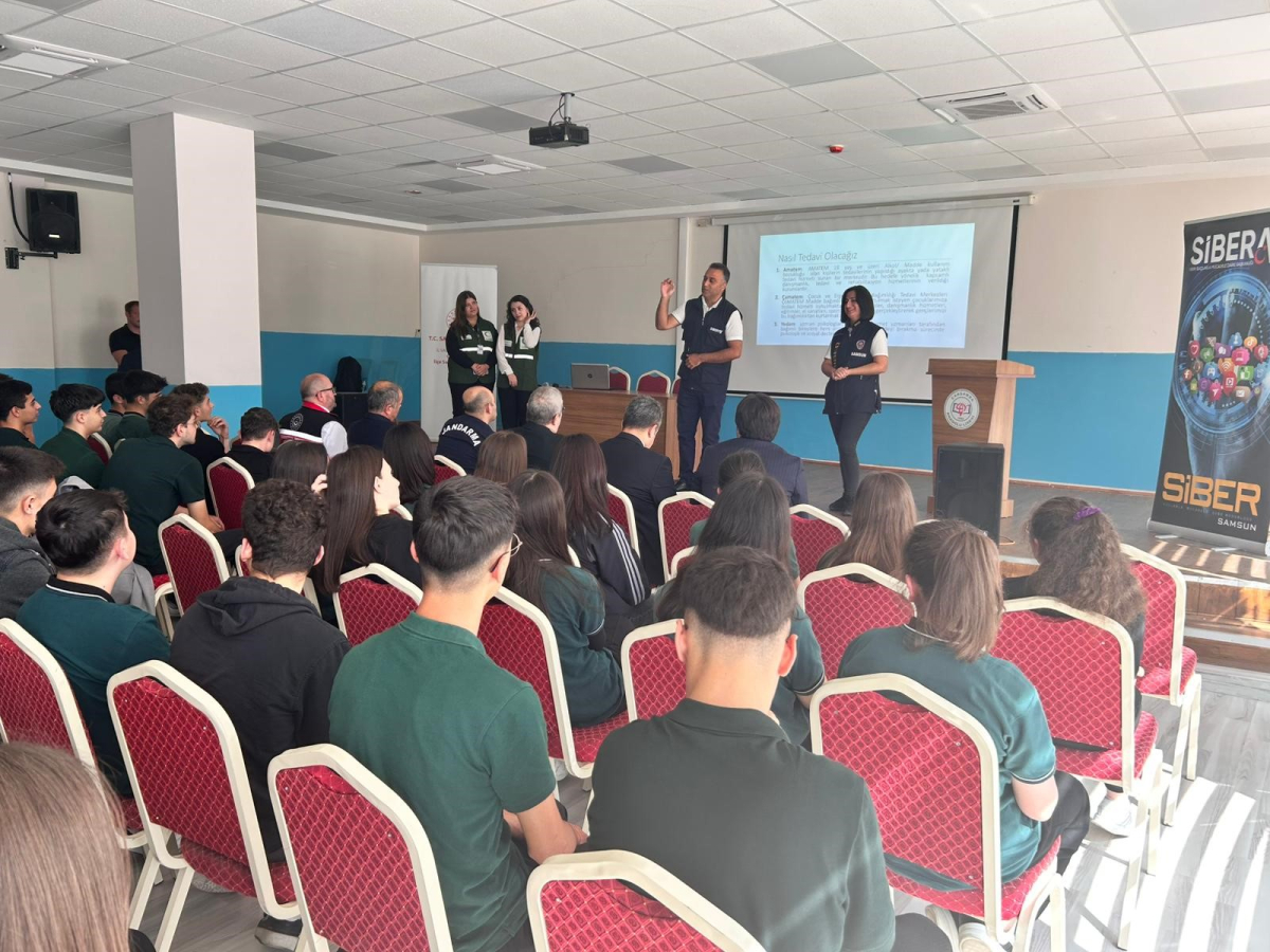 Çarşamba'da lise öğrencilerine bağımlılıkla mücadele semineri