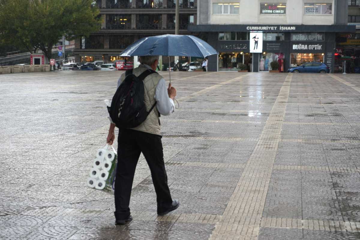 Samsun'da sağanak yağış etkili oldu