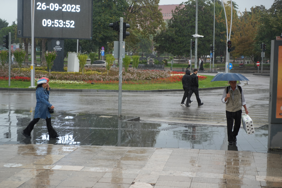 Samsun'da sağanak yağış etkili oldu