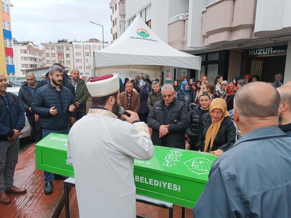 Kazada ölen 13 yaşındaki iki kız çocuğu için gözyaşları sel oldu