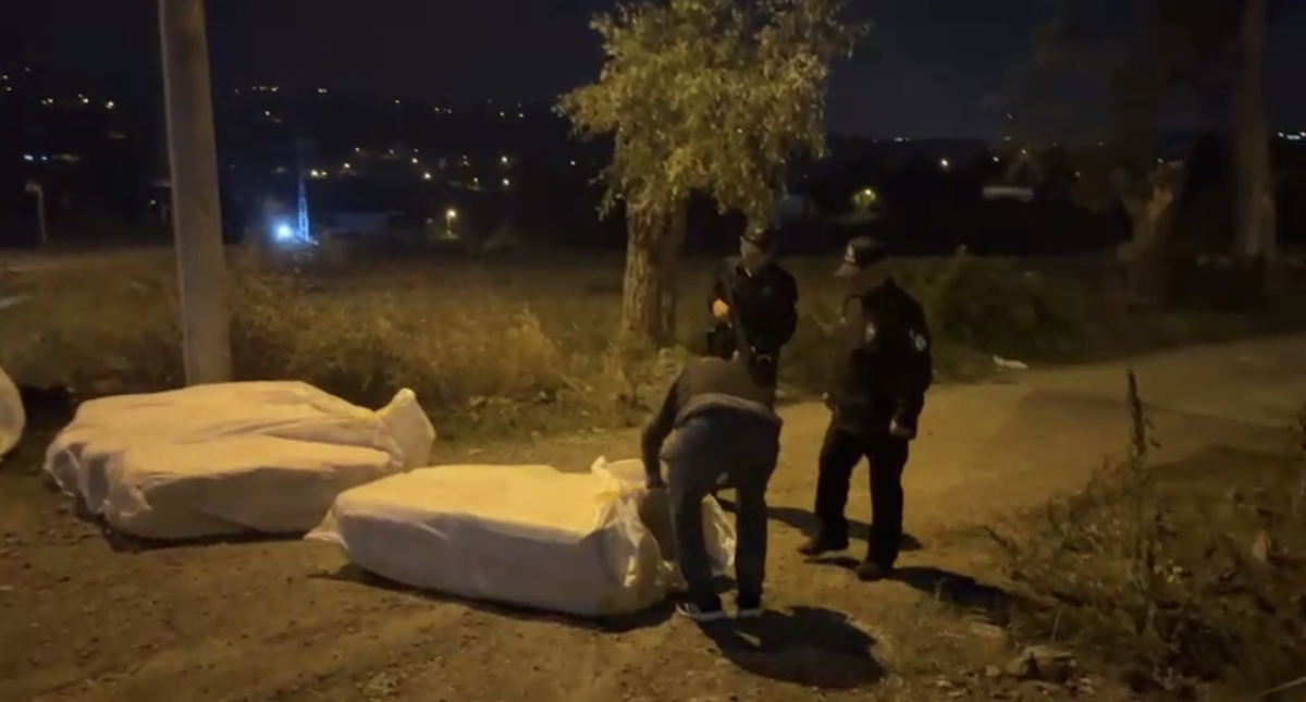 Samsun'da gece açık alandaki çuvallardan 215 bin uyuşturucu ele geçirildi: 2 gözaltı