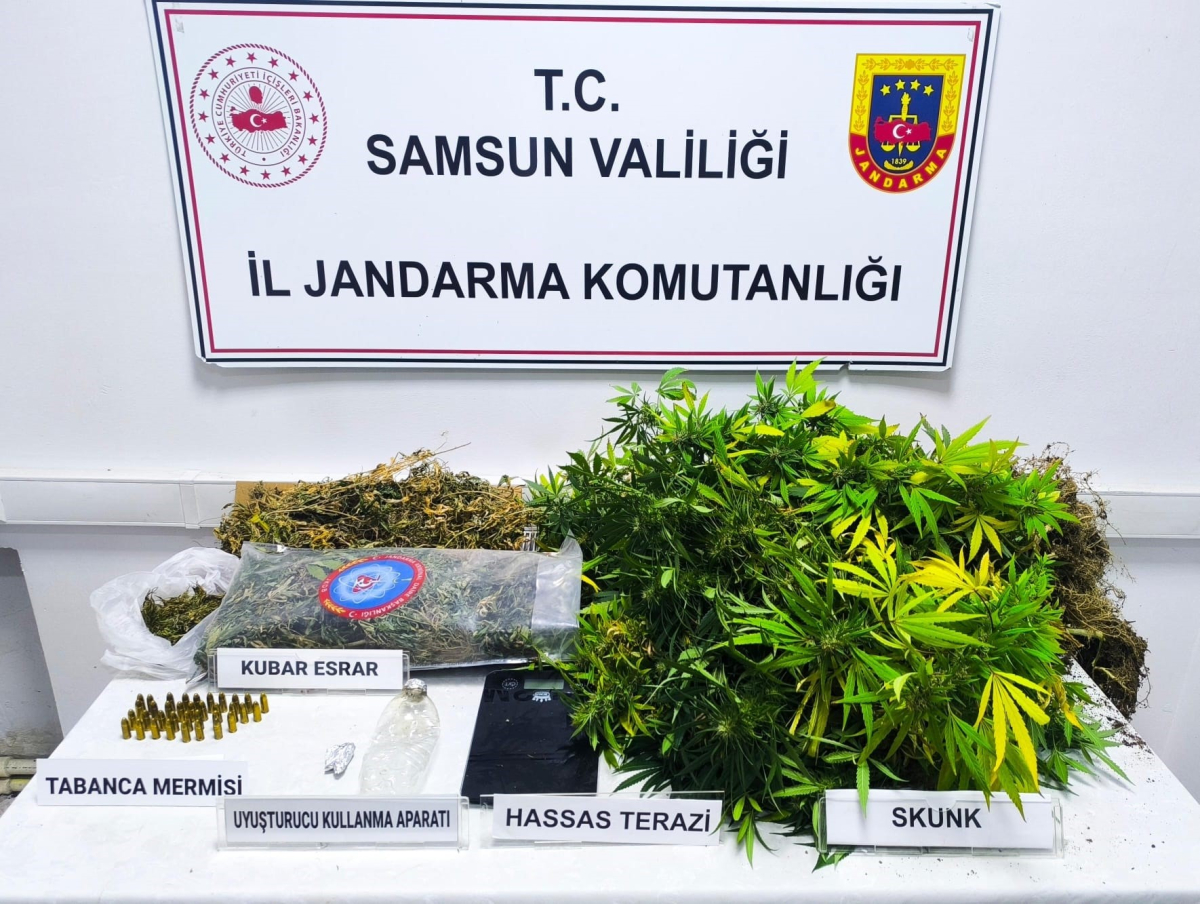 Samsun'da uyuşturucu ve kaçak silah operasyonları: 3 gözaltı