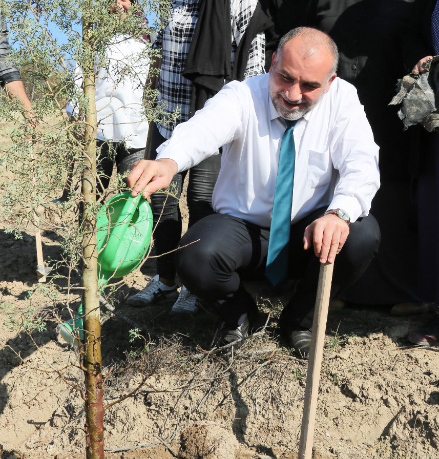 Canik Belediyesi'nden Farkındalık: Fidanlar Toprakla Buluştu