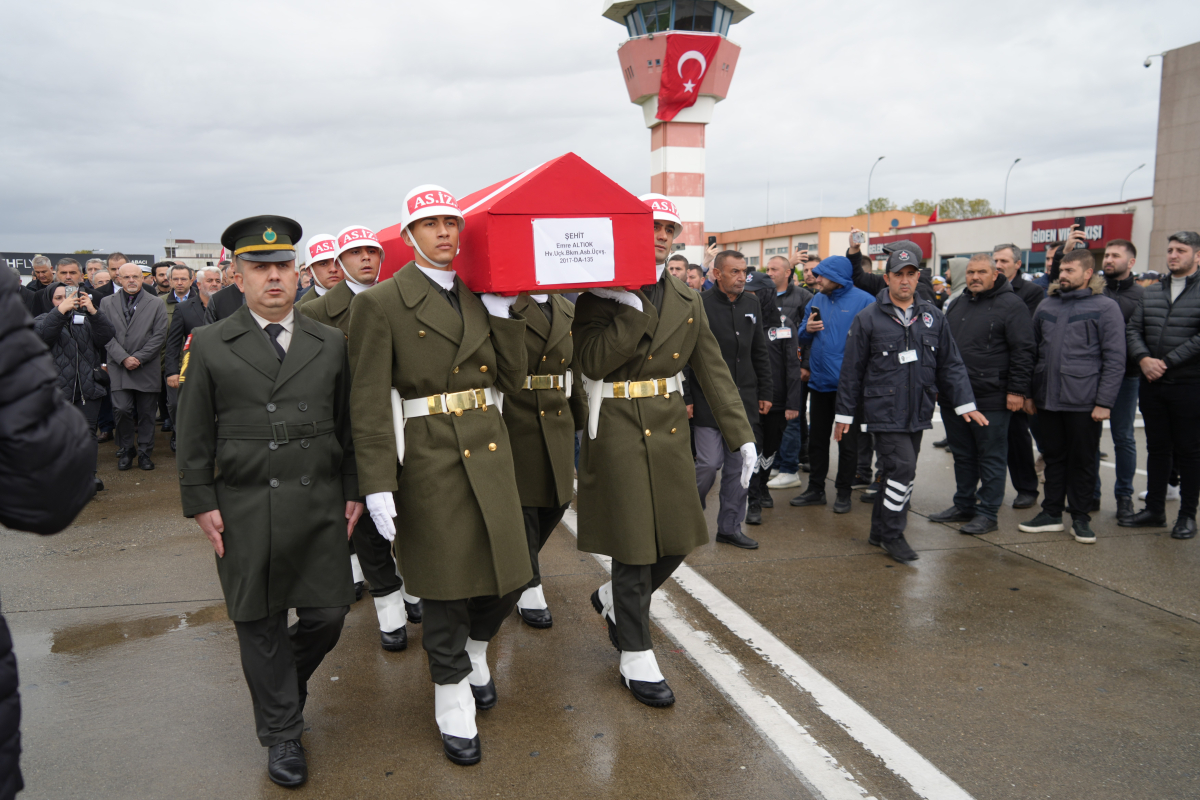 Şehit Altıok'un cenazesi Samsun'a getirildi