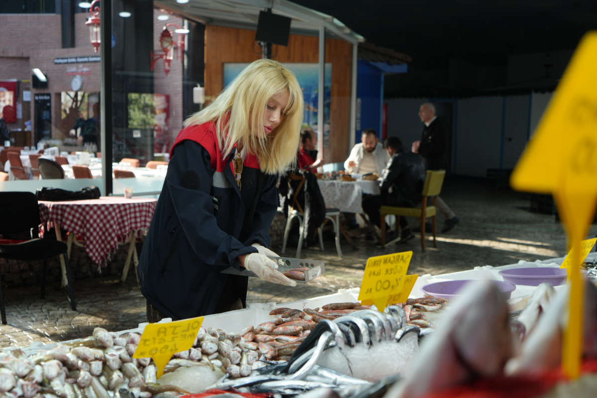 Balık tezgahlarına yakın markaj: 109 kişi ve işletmeye 2,5 milyon TL ceza