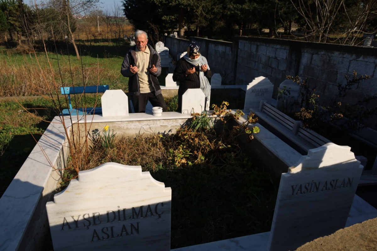 Depremde yok olan aile, yürekleri burktu