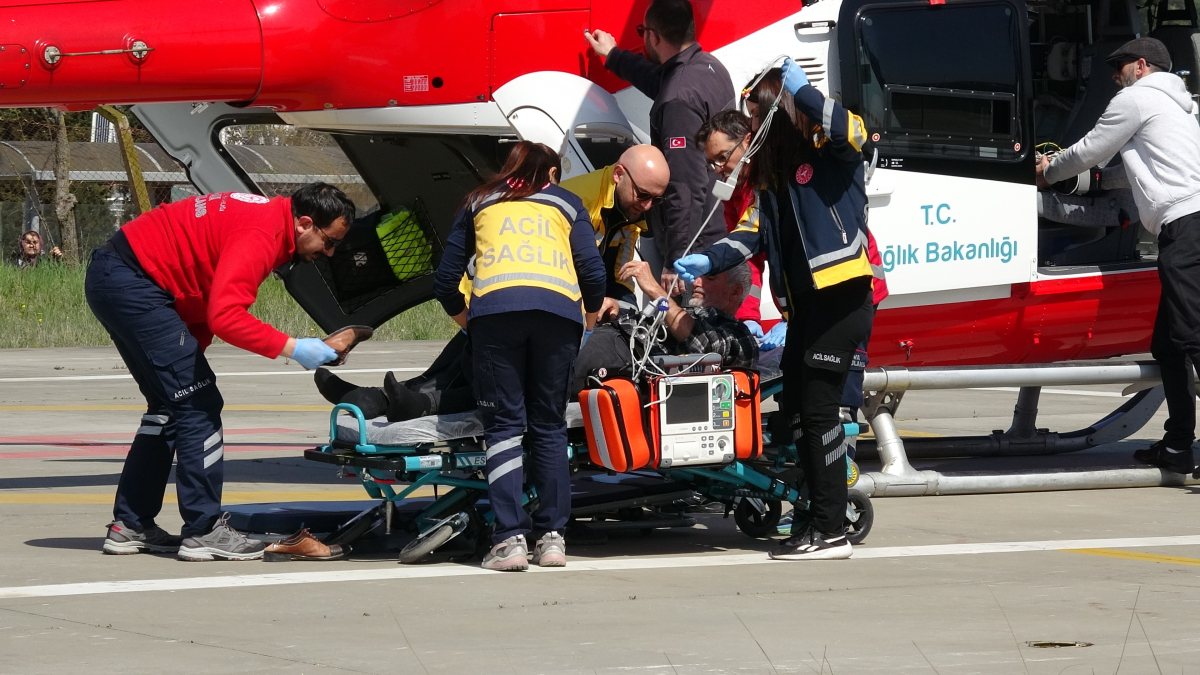 Kalp Krizi Geçiren Hasta Helikopter Ambulansla Hastaneye Ulaştırıldı