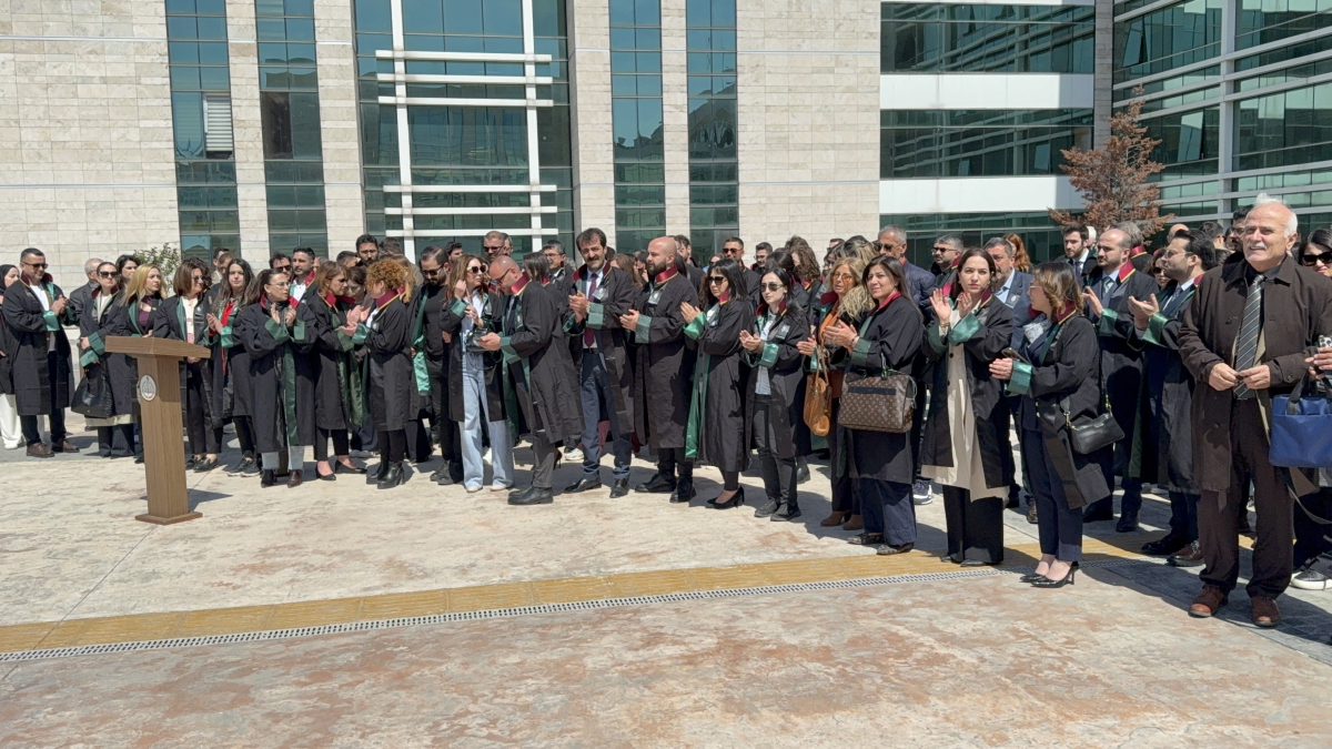 Samsun’da avukatlardan ortak tepki: “Savunmaya saldırı kabul edilemez”
