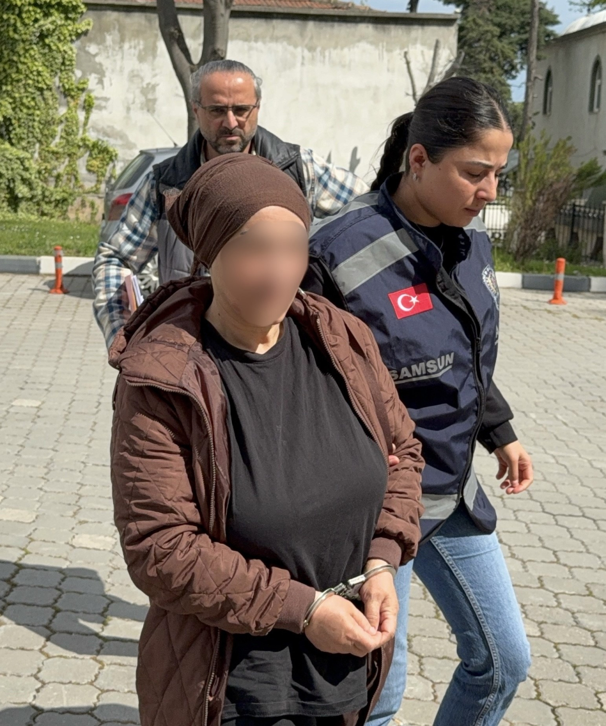 Samsun’da Teyze-Yeğen Arasında Şok Hırsızlık: Çaldığı Altınlarla Araç Aldı