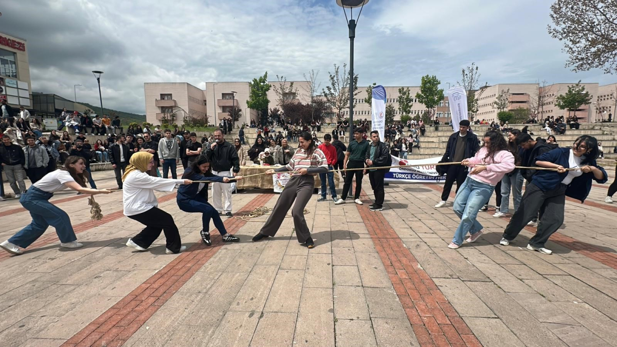 OMÜ’de Hıdırellez Coşkusu: Öğrenciler Baharı Şenlikle Karşıladı