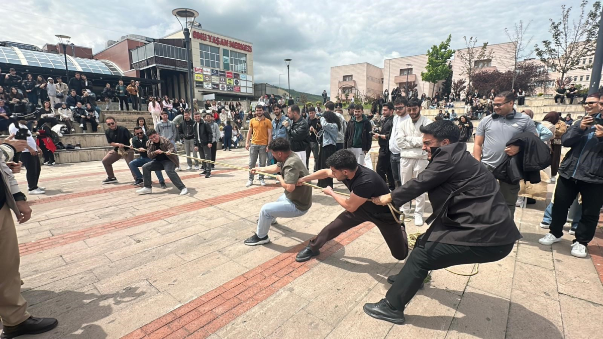 OMÜ’de Hıdırellez Coşkusu: Öğrenciler Baharı Şenlikle Karşıladı