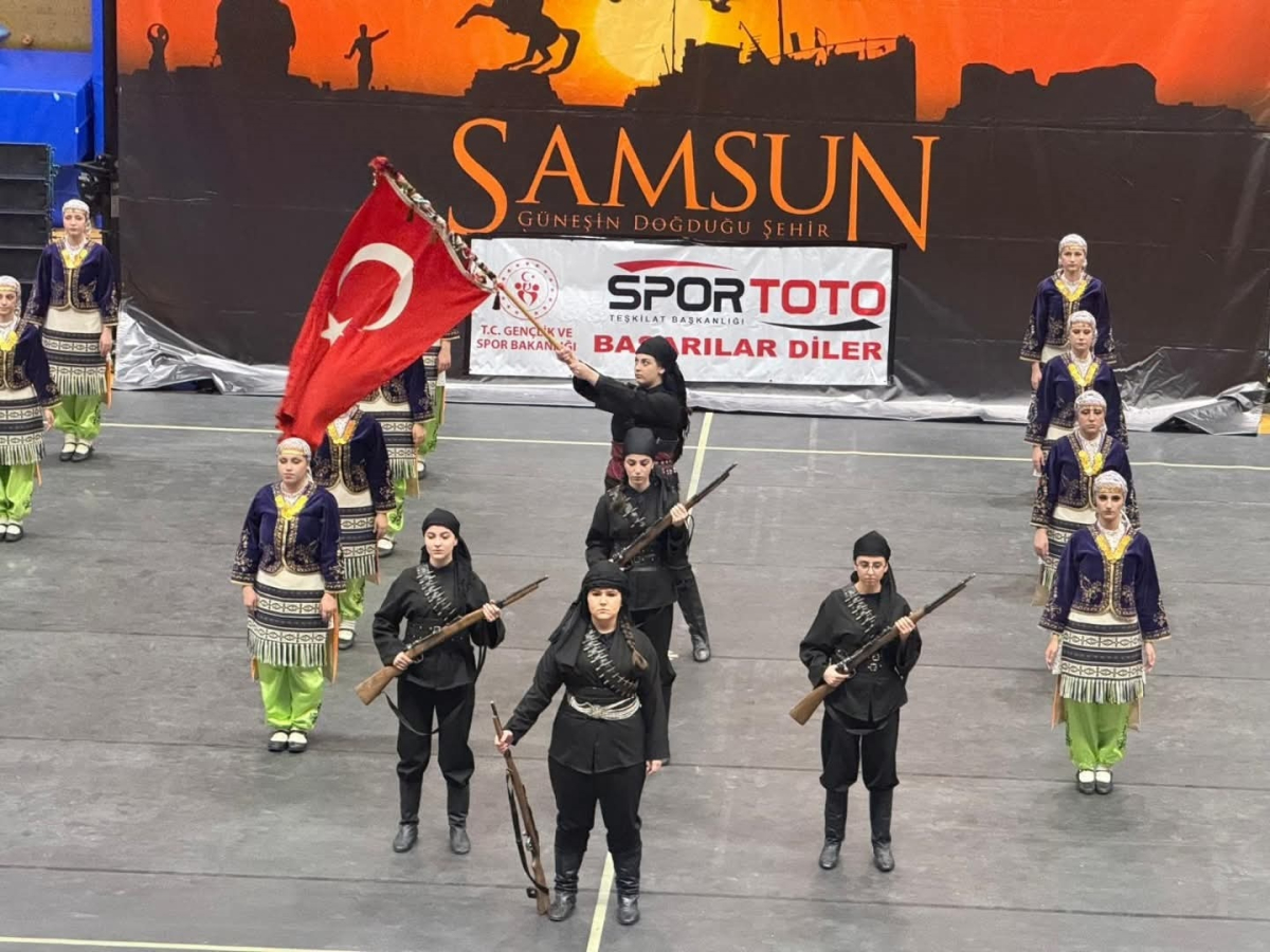 İlkadımlı gençler halk oyunlarında Türkiye şampiyonası yolunda