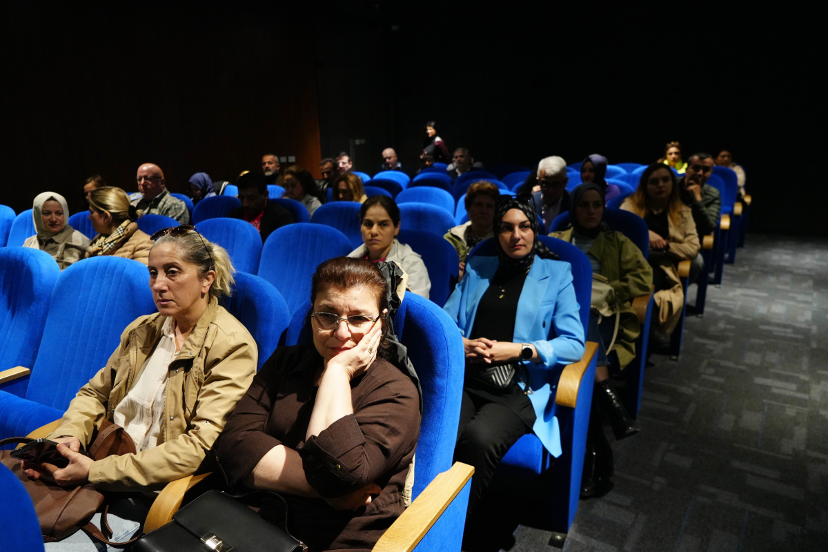 Uzmanlardan Uyarı: “Sanal Kumar Bağımlılığı Hızla Yayılıyor”