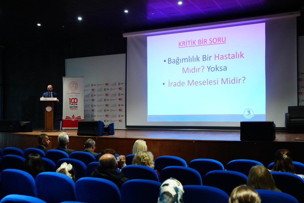 Uzmanlardan Uyarı: “Sanal Kumar Bağımlılığı Hızla Yayılıyor”