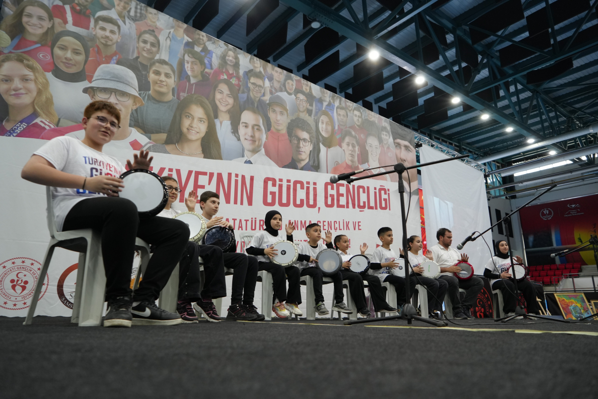 Samsun’da Gençlik Haftası ve Spor Festivali Renkli Görüntülerle Sürüyor