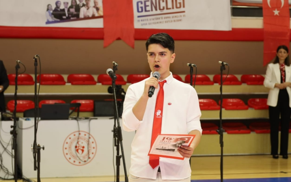 Bafra’da 19 Mayıs coşkusu meydanlara taştı