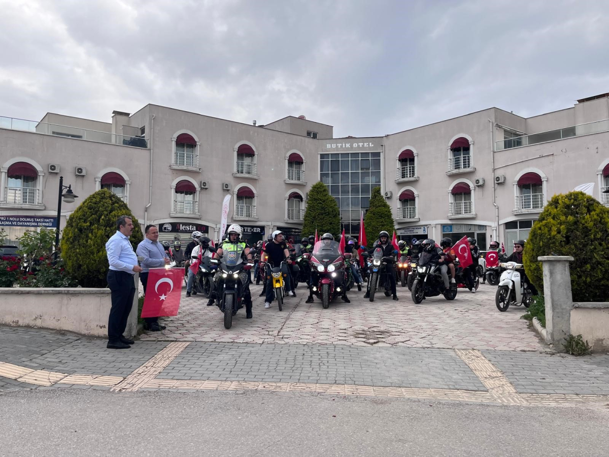 Vezirköprü’de 19 Mayıs’a Özel Motosiklet Korteji