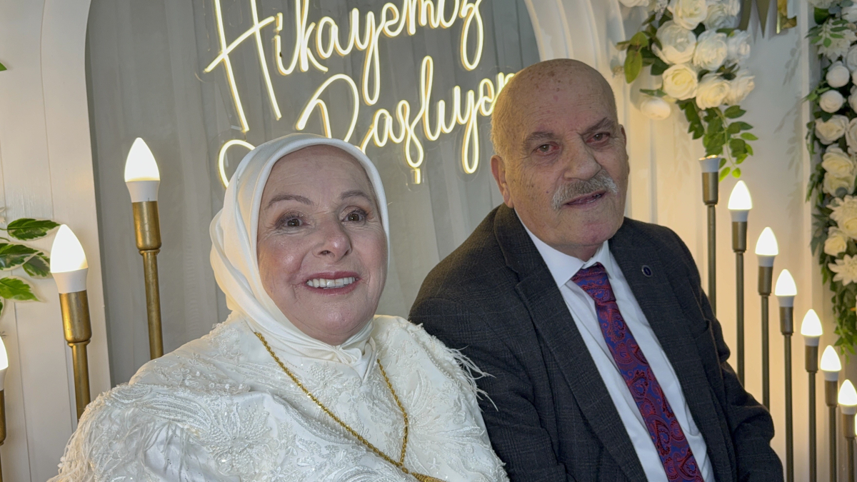 52 Yıllık Hasret Mutlu Sonla Bitti: Hayallerindeki Düğünü Yaptılar