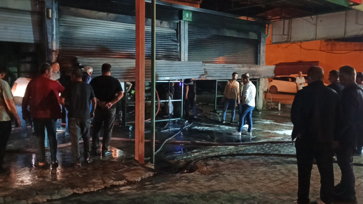 Bafra'da sanayi sitesinde korkutan yangın: İş yerinde büyük hasar