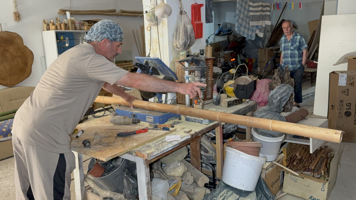 27 Yıllık Sağlıkçı, Bambuyu Sanat Eserlerine Dönüştürüyor