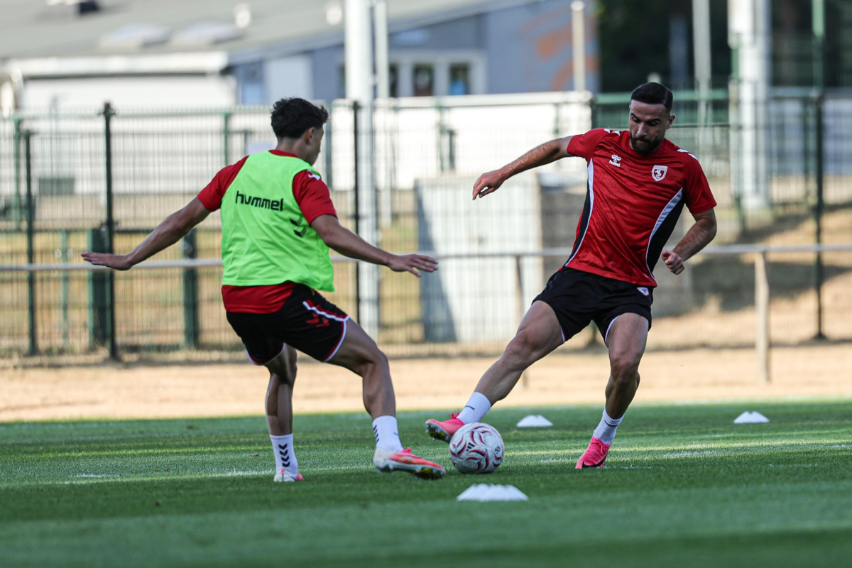 Samsunspor'un Hollanda kampı başladı