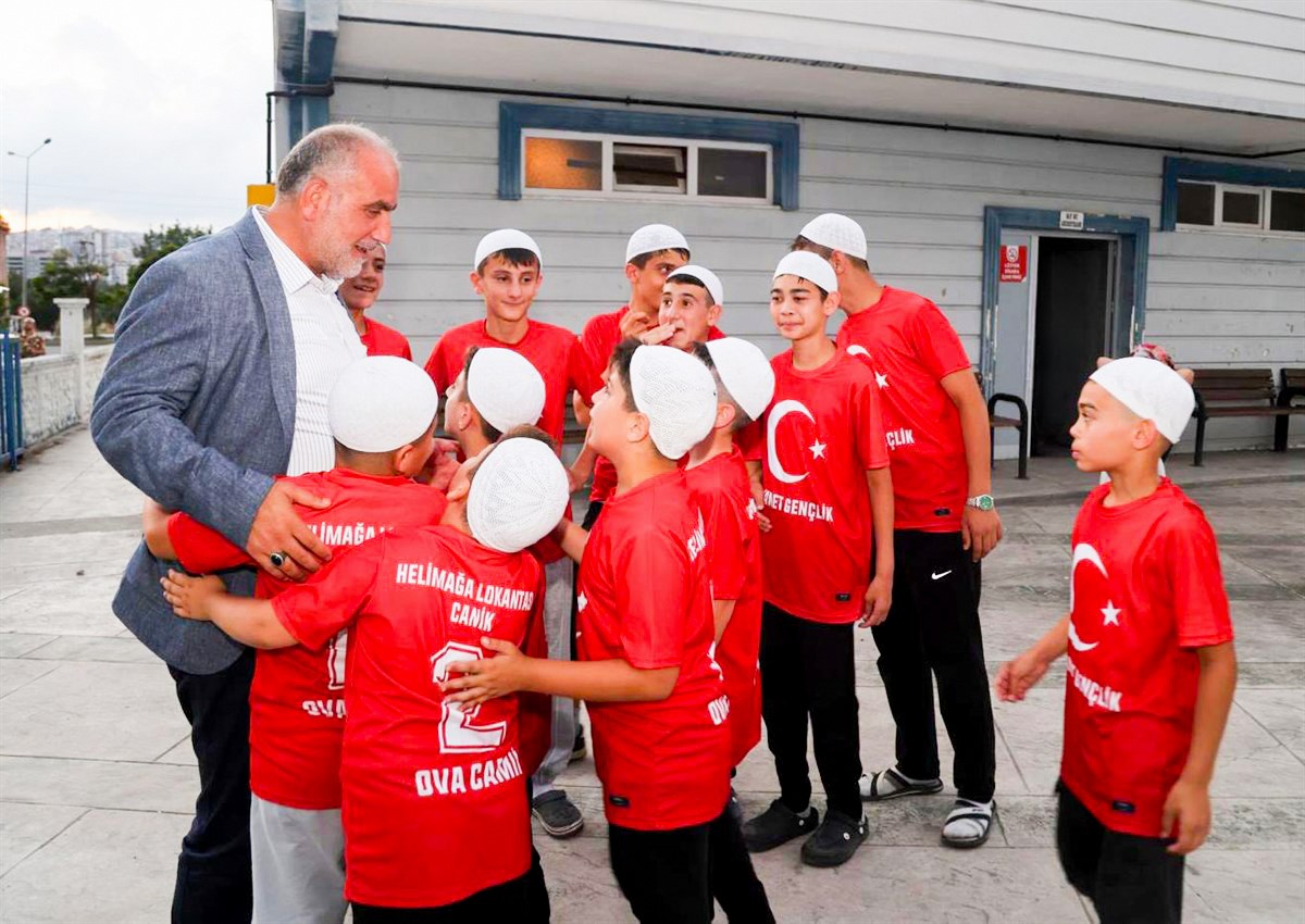 Canik'te çocuklar camilere akın ediyor