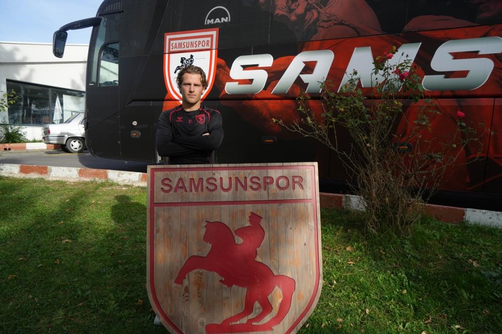 Samsunspor'da yaprak dökümü sürüyor: Holse'ye veda edildi