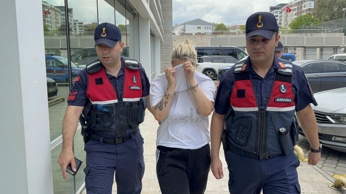 Uyuşturucu suçundan hapis cezası olan kadın yakalandı