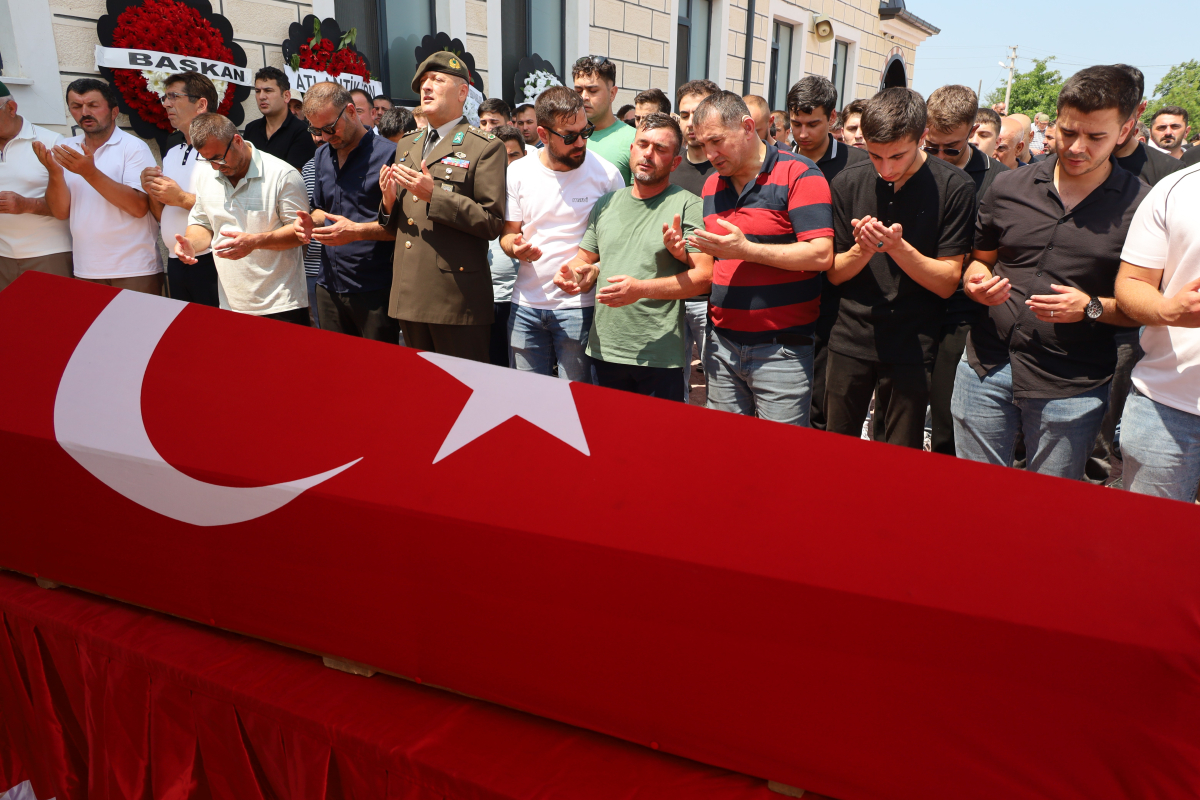 Kazada ölen Bafralı astsubay, son yolculuğuna uğurlandı