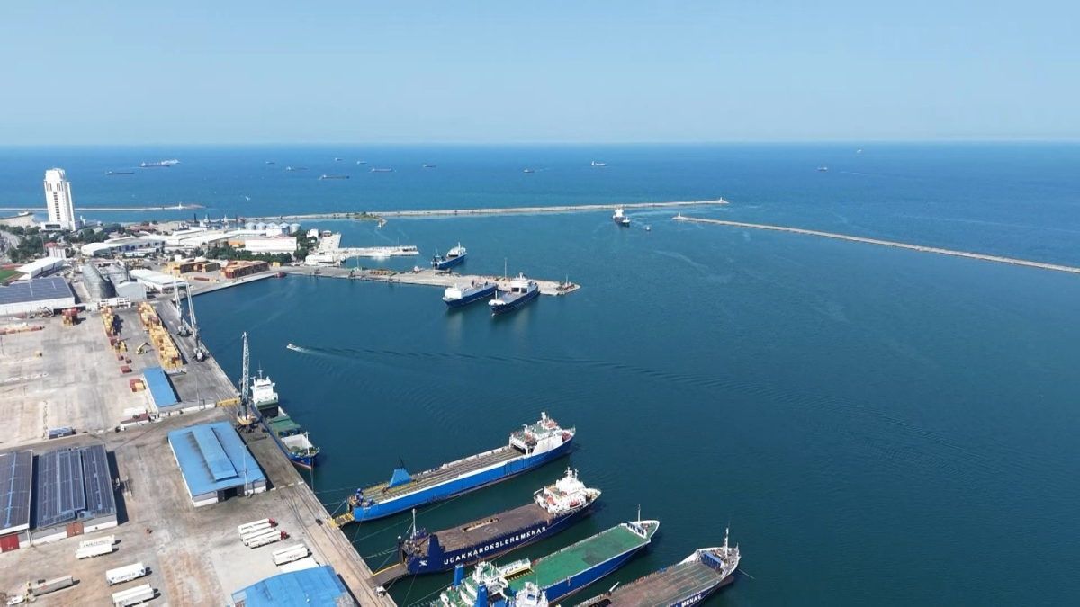 Rusya açıklarında dron saldırısına uğrayan gemideki yaralılar Samsun’a getirildi