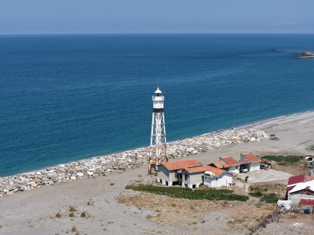 146 yıldır Karadeniz'de denizcilere yol gösteriyor, tarihi kimliğiyle ziyaretçilerin ilgisini çekiyor