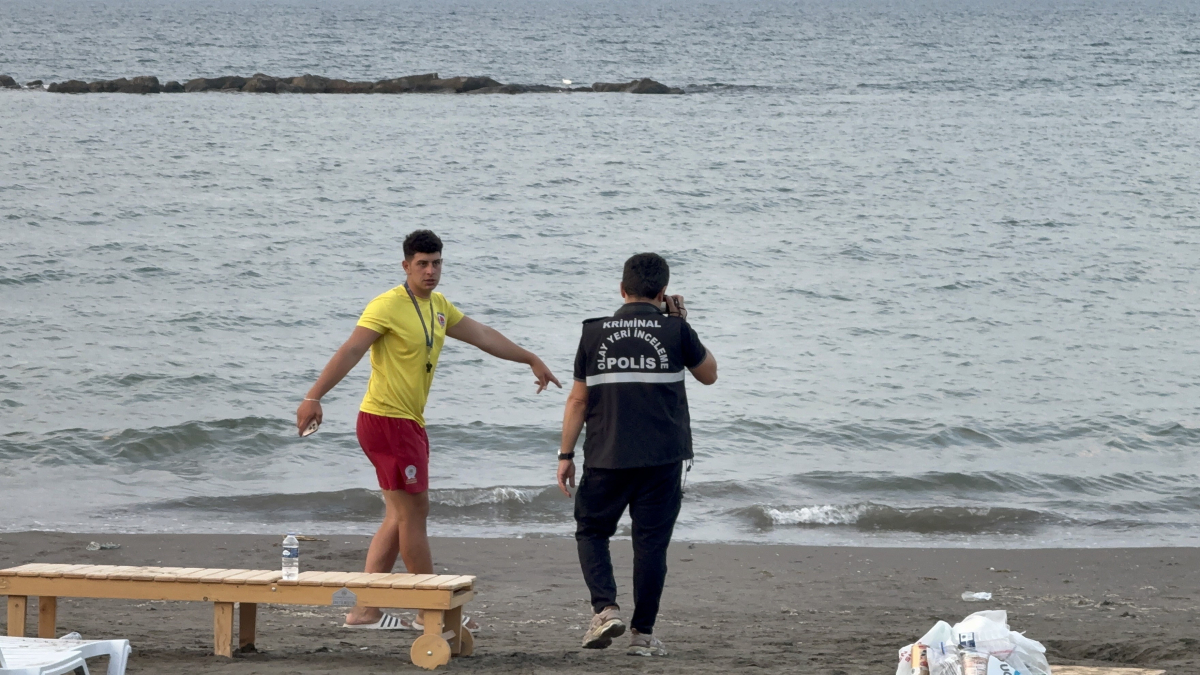 Yeğenini kurtarmak için denize giren şahıs hayatını kaybetti