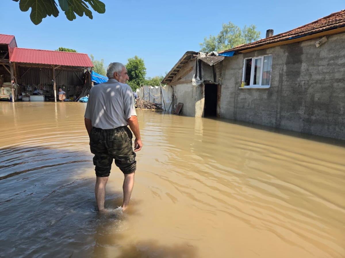 Çarşamba'yı sel aldı: Tarım alanları ve evler sular altında kaldı