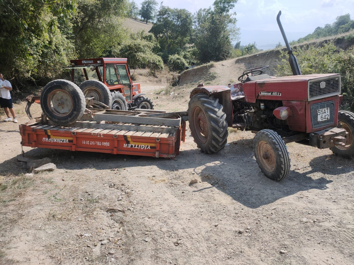 Traktör römorku devrildi: 1 ölü, 3'ü çocuk 7 yaralı