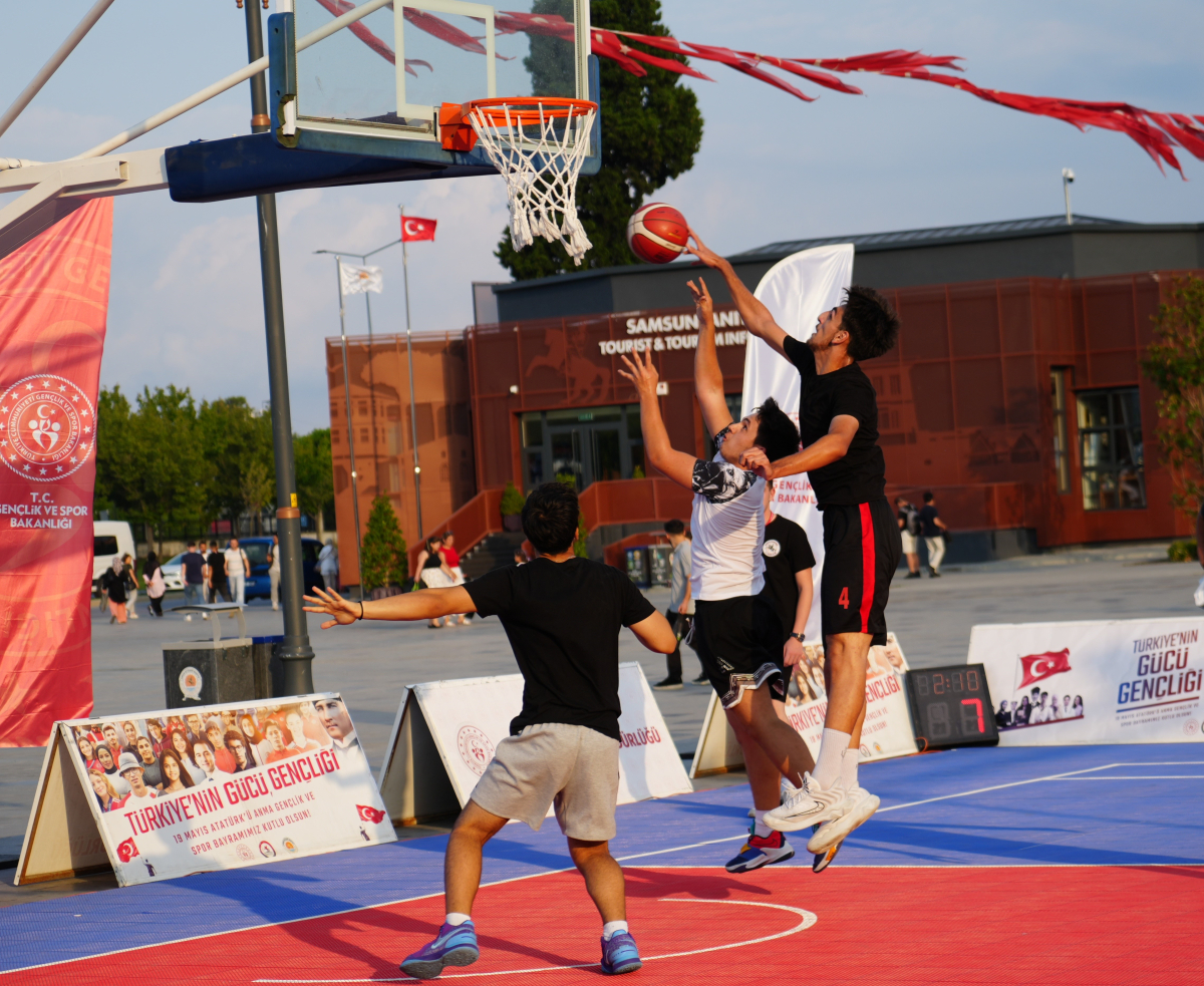Sokak basketbolunun kalbi Samsun’da atıyor