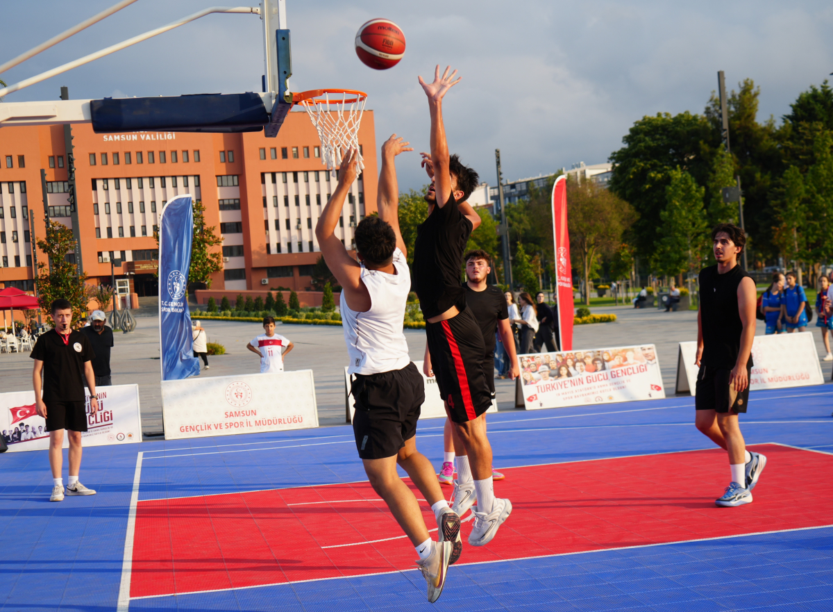 Sokak basketbolunun kalbi Samsun’da atıyor