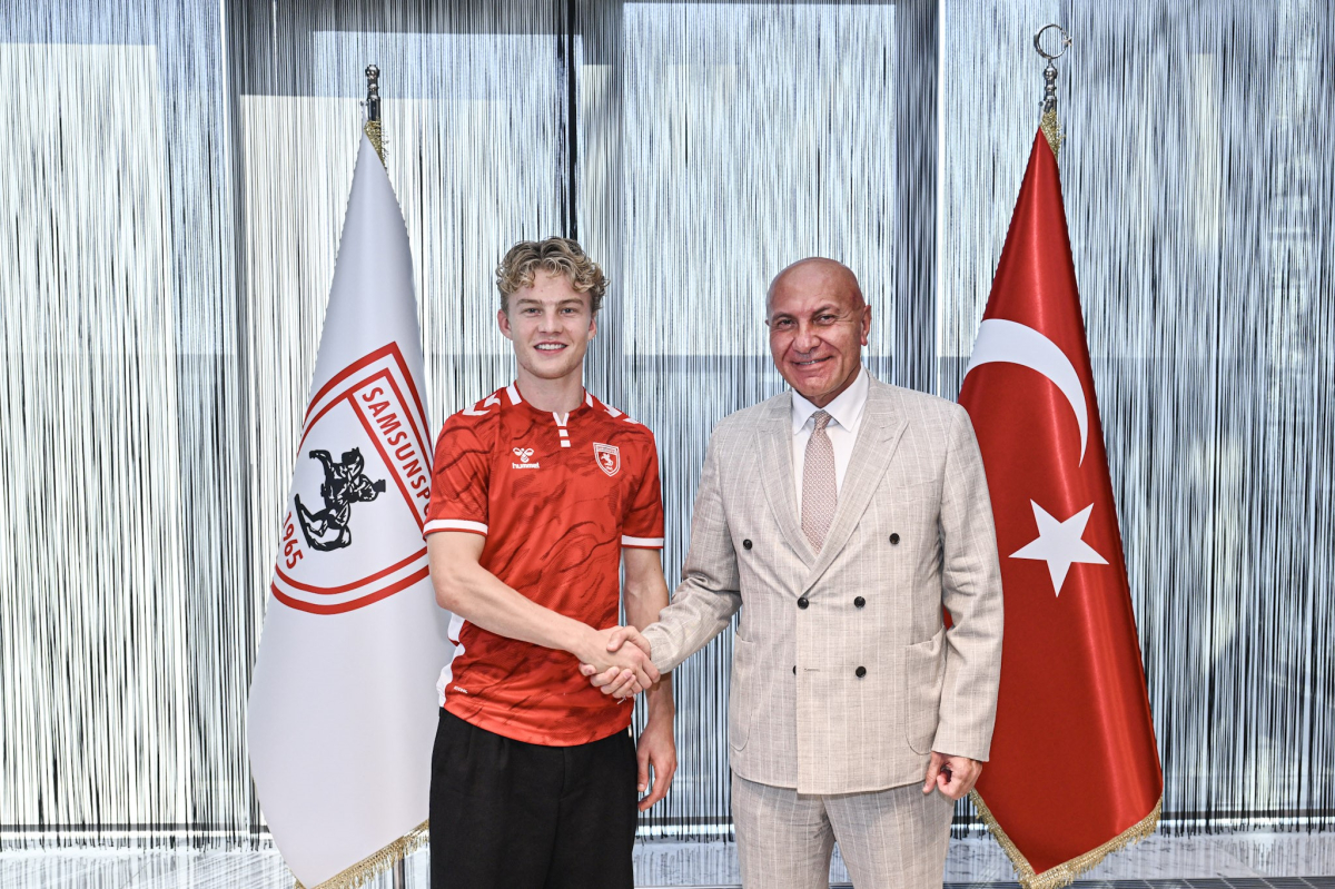 Samsunspor, Danimarkalı oyuncu Oskar Ohlenschlger ile 5 yıllık sözleşme imzaladı