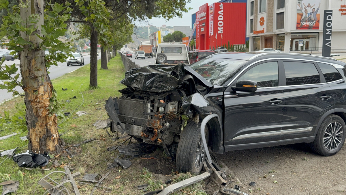 Samsun'da SUV araç ile otomobil çarpıştı: 2 yaralı