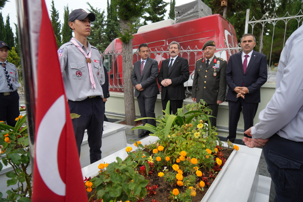 Samsun'da 30 Ağustos şehitlik ziyaretinde hüzünlü anlar