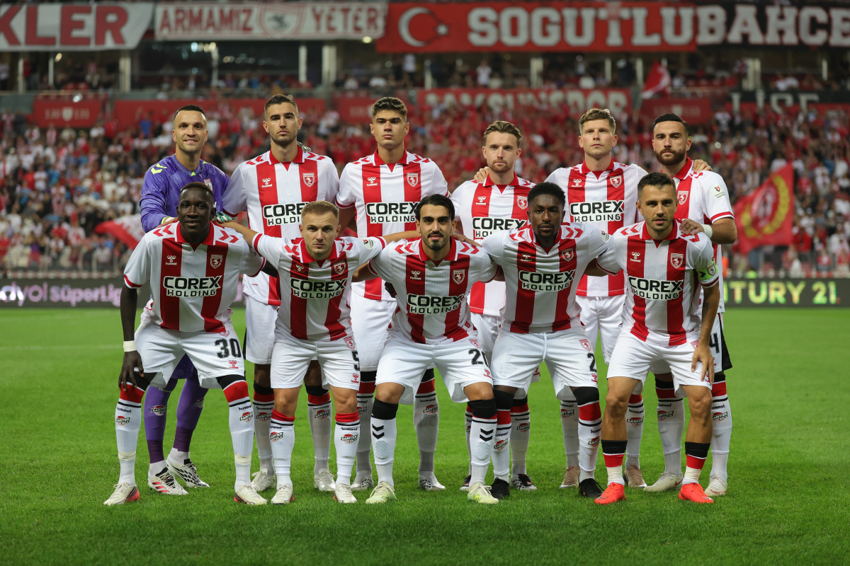 Trendyol Süper Lig: Samsunspor: 0 - Fenerbahçe: 1 (İlk yarı)