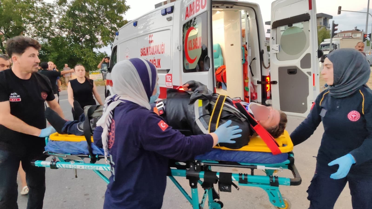Atakum’da otomobil ile motosiklet çarpıştı: 1 yaralı