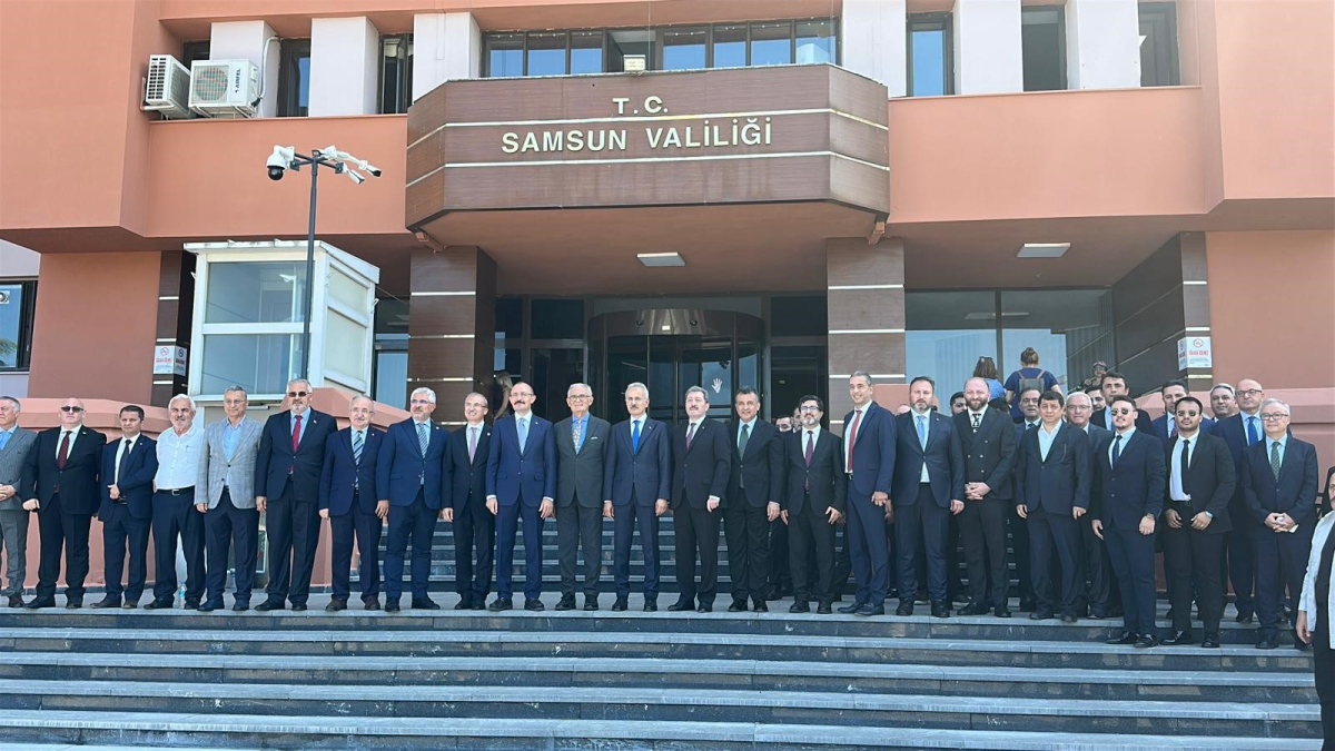 Samsun'da 2 yeni tramvay hizmete girdi