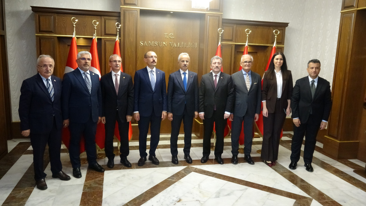 Samsun'da 2 yeni tramvay hizmete girdi